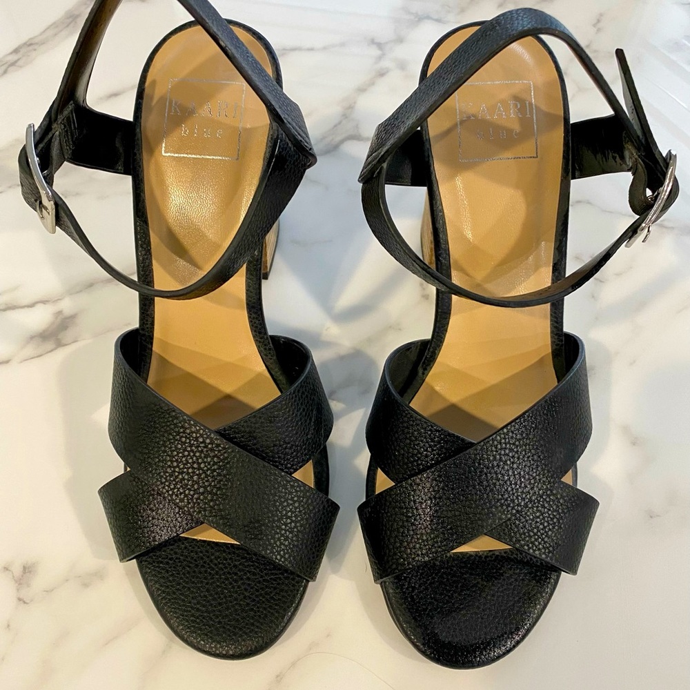 Kaari Blue- black sandals size 9
